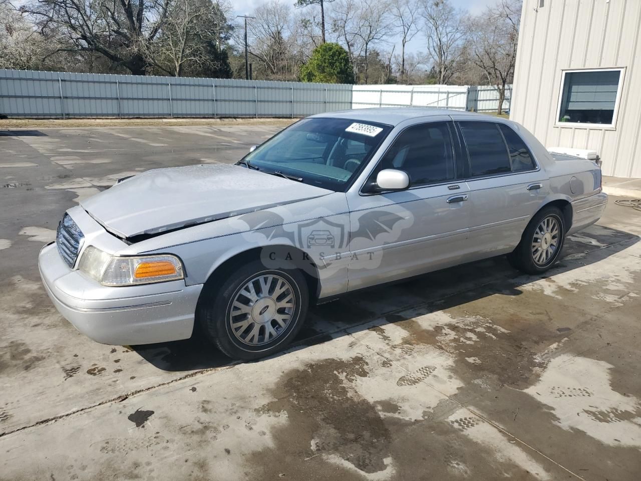 Ford Crown LX 4.6L 8 2003