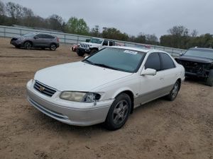 Toyota Camry CE 3.0L 6 2001