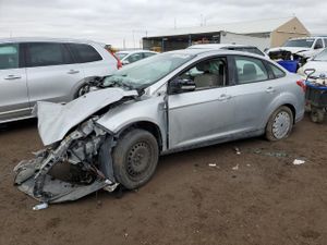 Ford Focus SE 2.0L 4 2012