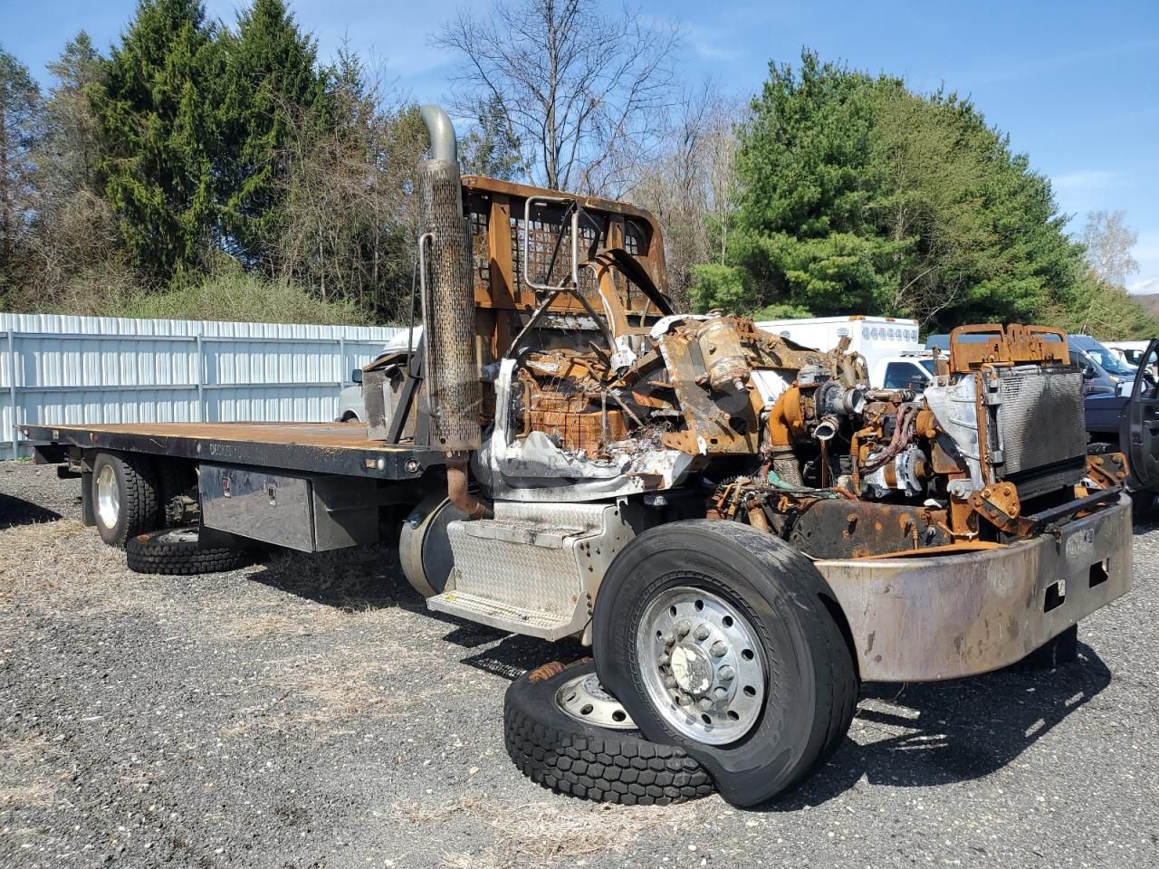 Peterbilt 330/337/348 8.9L 6 2015