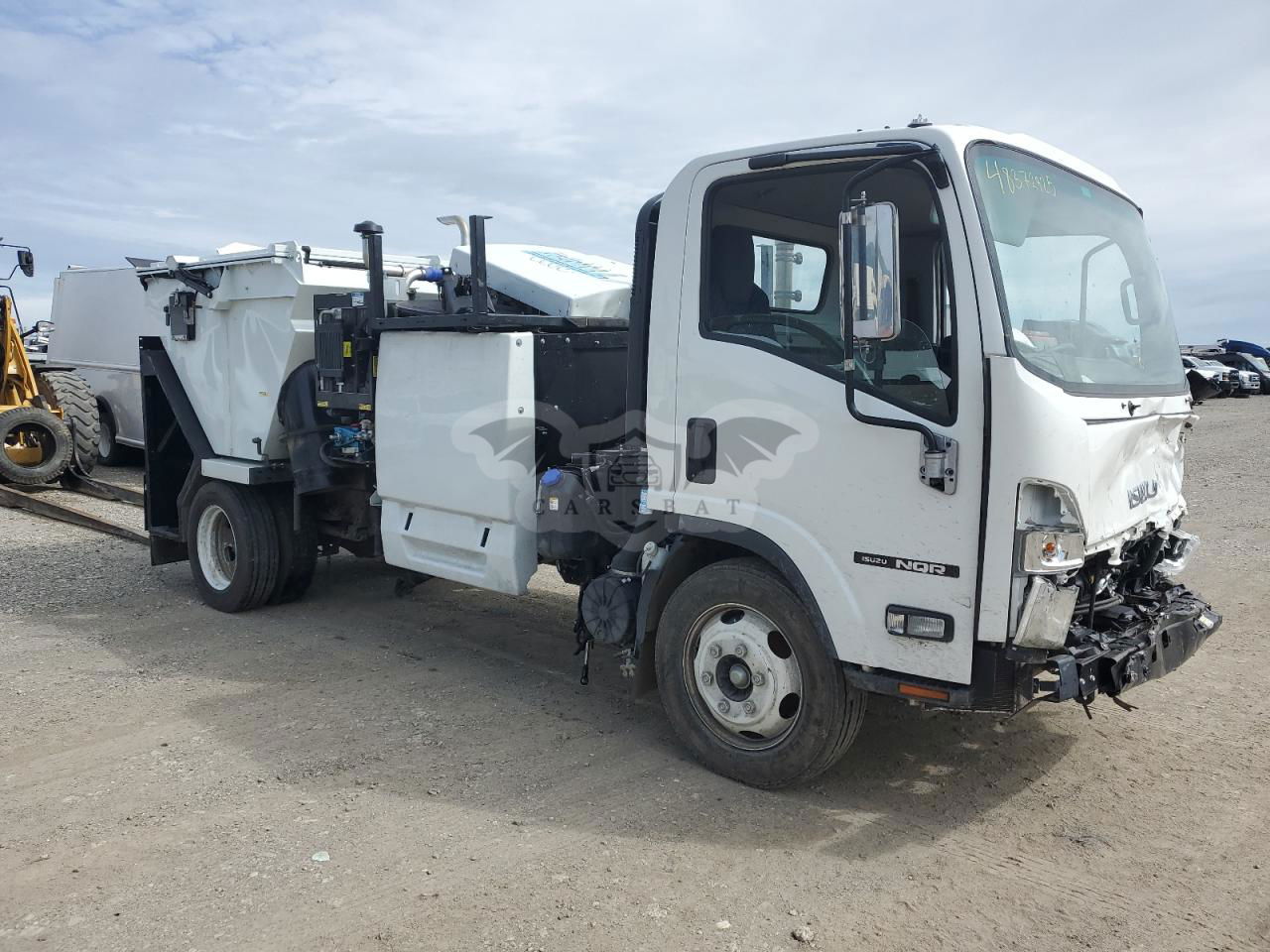 Isuzu NQR 5.2L  4 2023