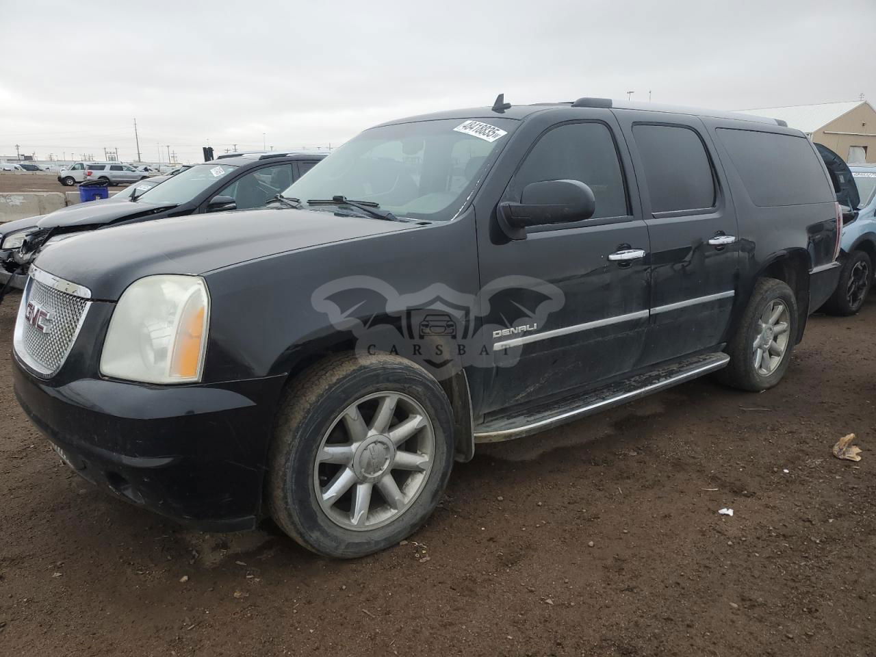 GMC Yukon DENALI 6.2L  8 2011