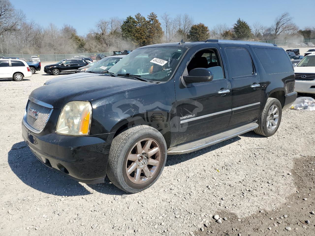 GMC Yukon DENALI 6.2L  8 2011