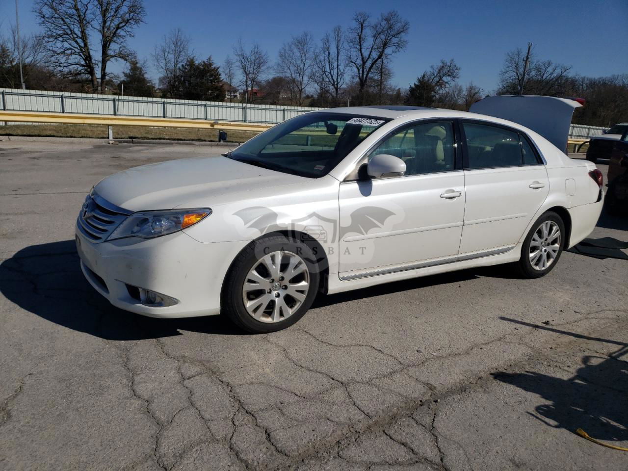 Toyota Avalon BASE 3.5L  6 2011
