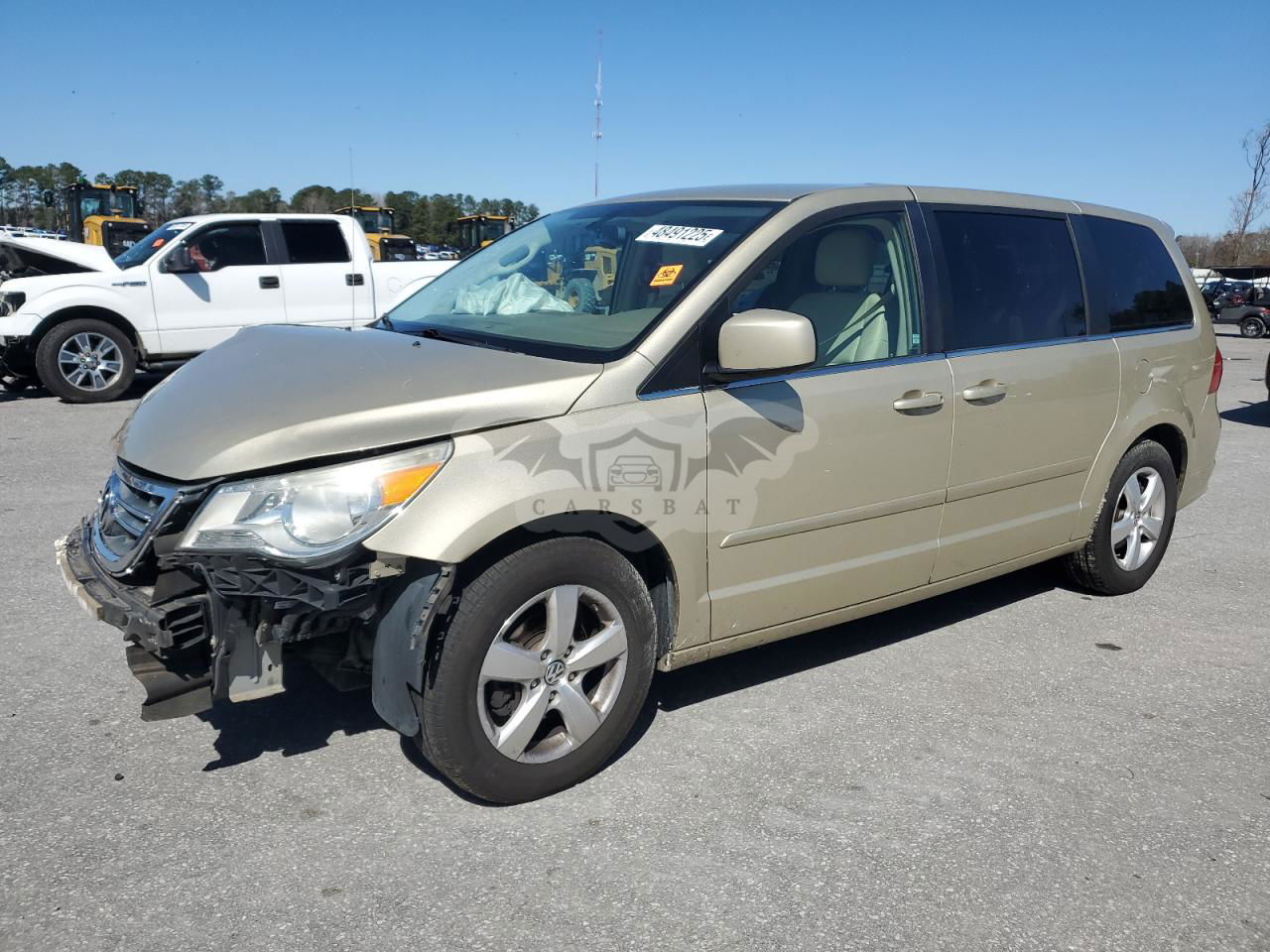 Volkswagen Routan SE 3.8L  6 2010
