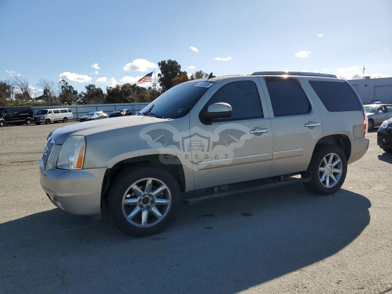 GMC Yukon DENALI 6.2L  8 2011