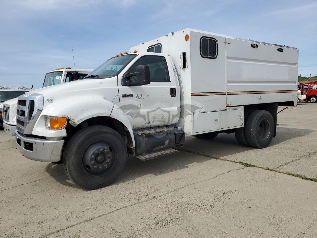 Ford F750 SUPER DUTY 6.7L 6 2011