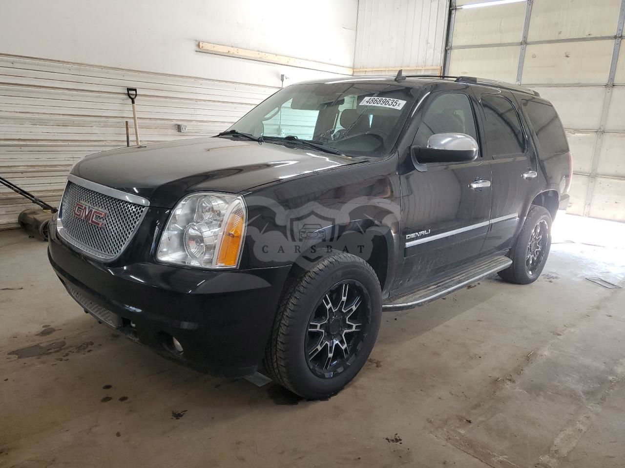 GMC Yukon DENALI 6.2L  8 2011