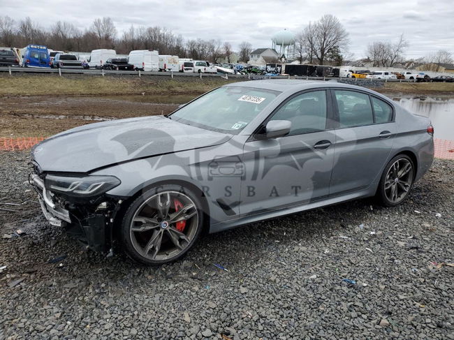 BMW M5 4.4L  8 2023