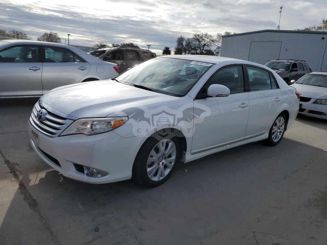 Toyota Avalon BASE 3.5L  6 2012