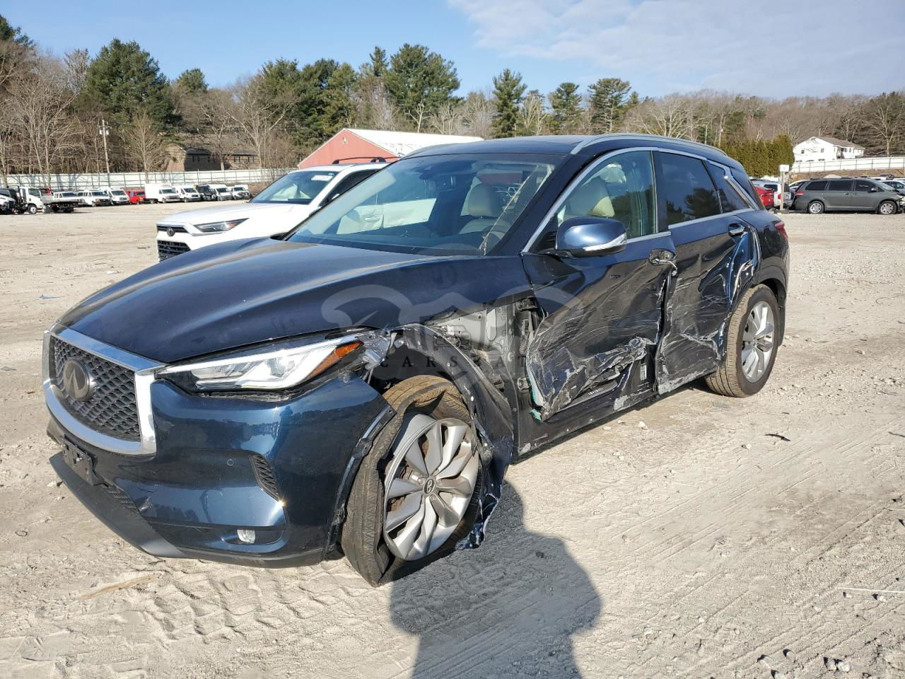 Infiniti QX50 ESSENTIAL 2.0L  4 2019