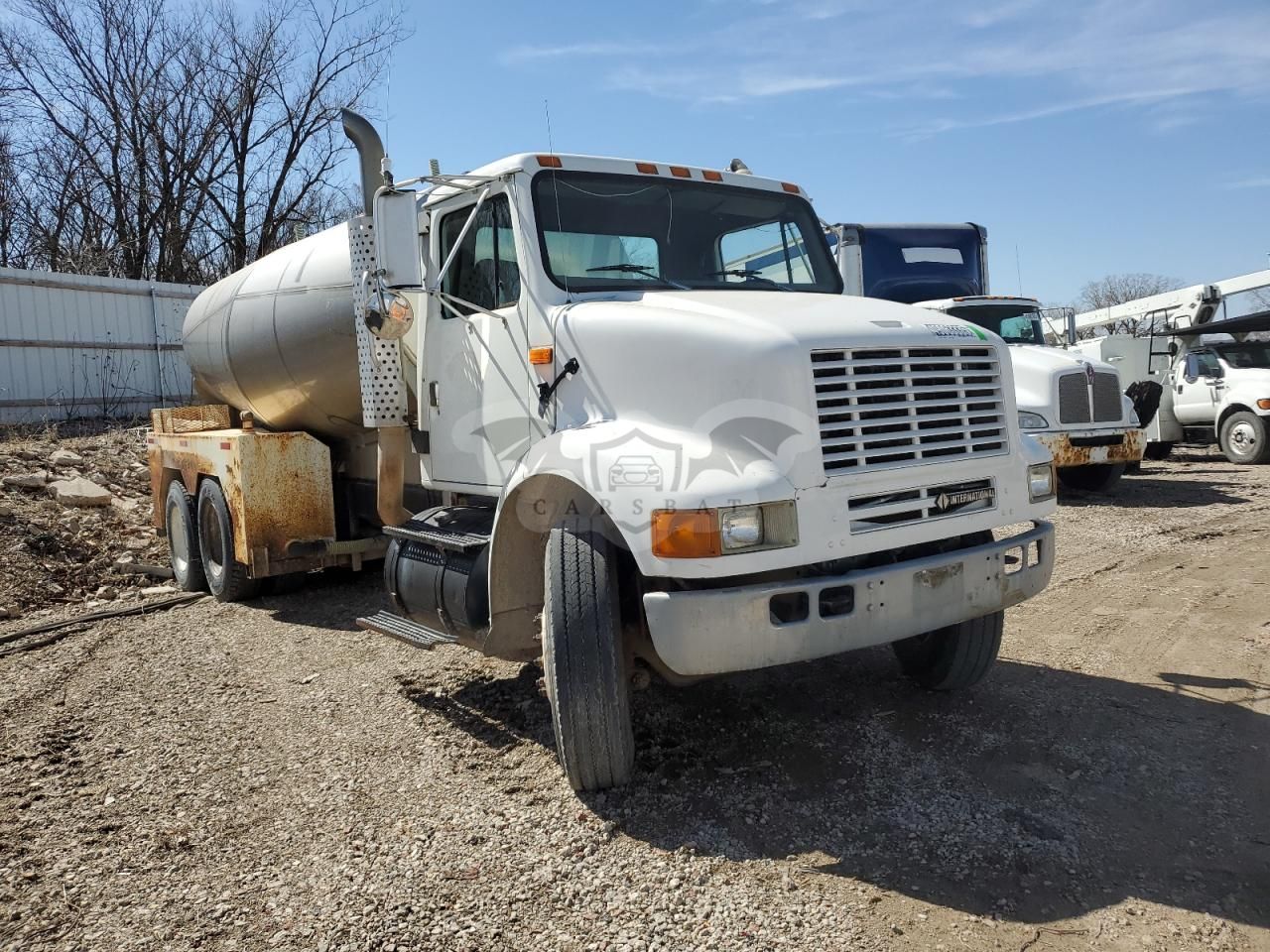 International TranStar / 8000 Series 8100 10.8L 6 2002