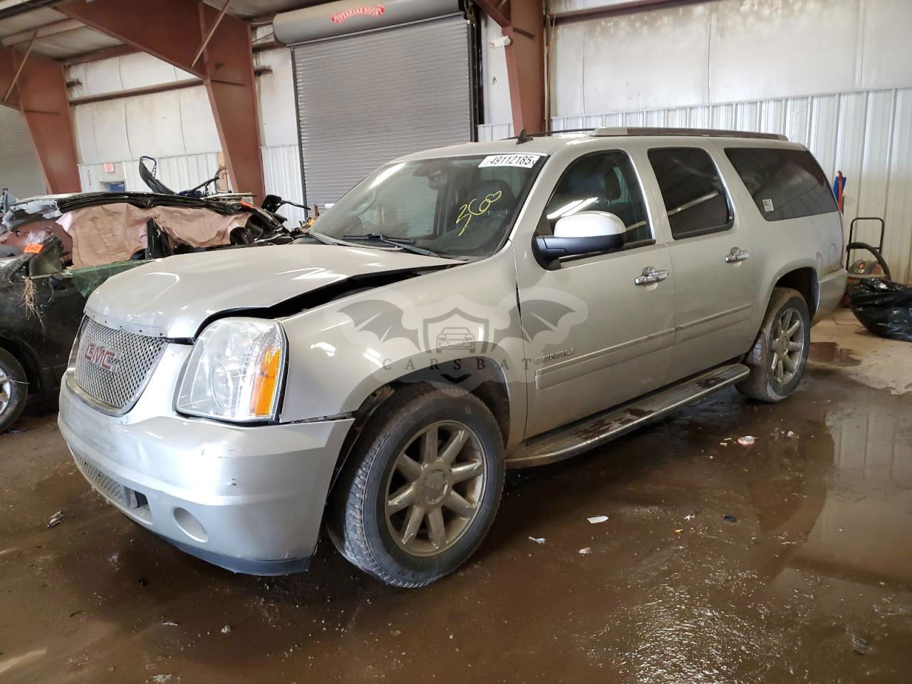 GMC Yukon DENALI 6.2L  8 2011