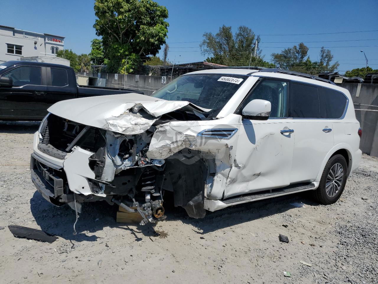 Nissan Armada SV 5.6L  8 2021
