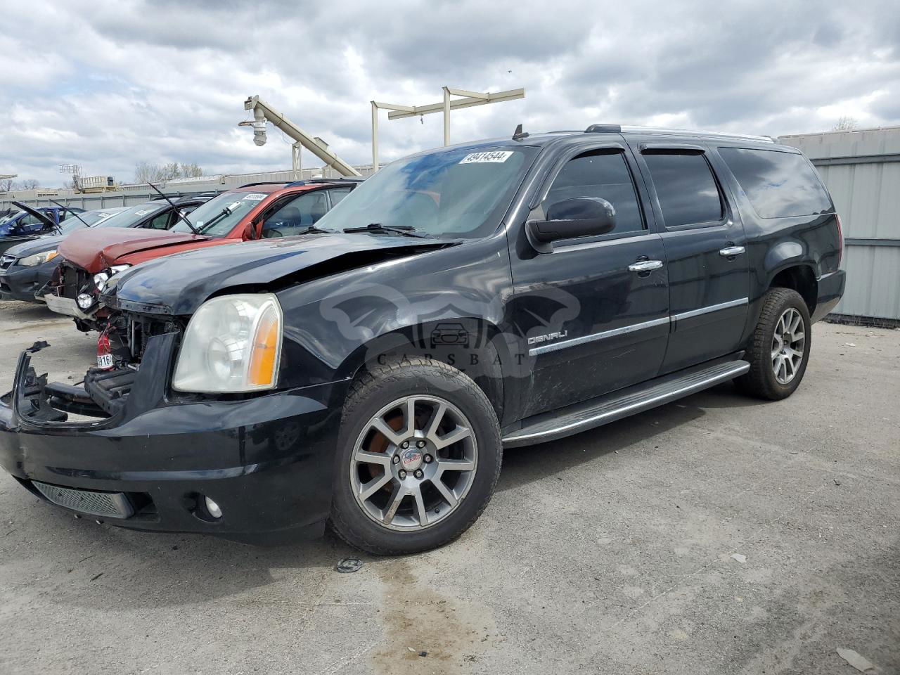 GMC Yukon DENALI 6.2L  8 2011