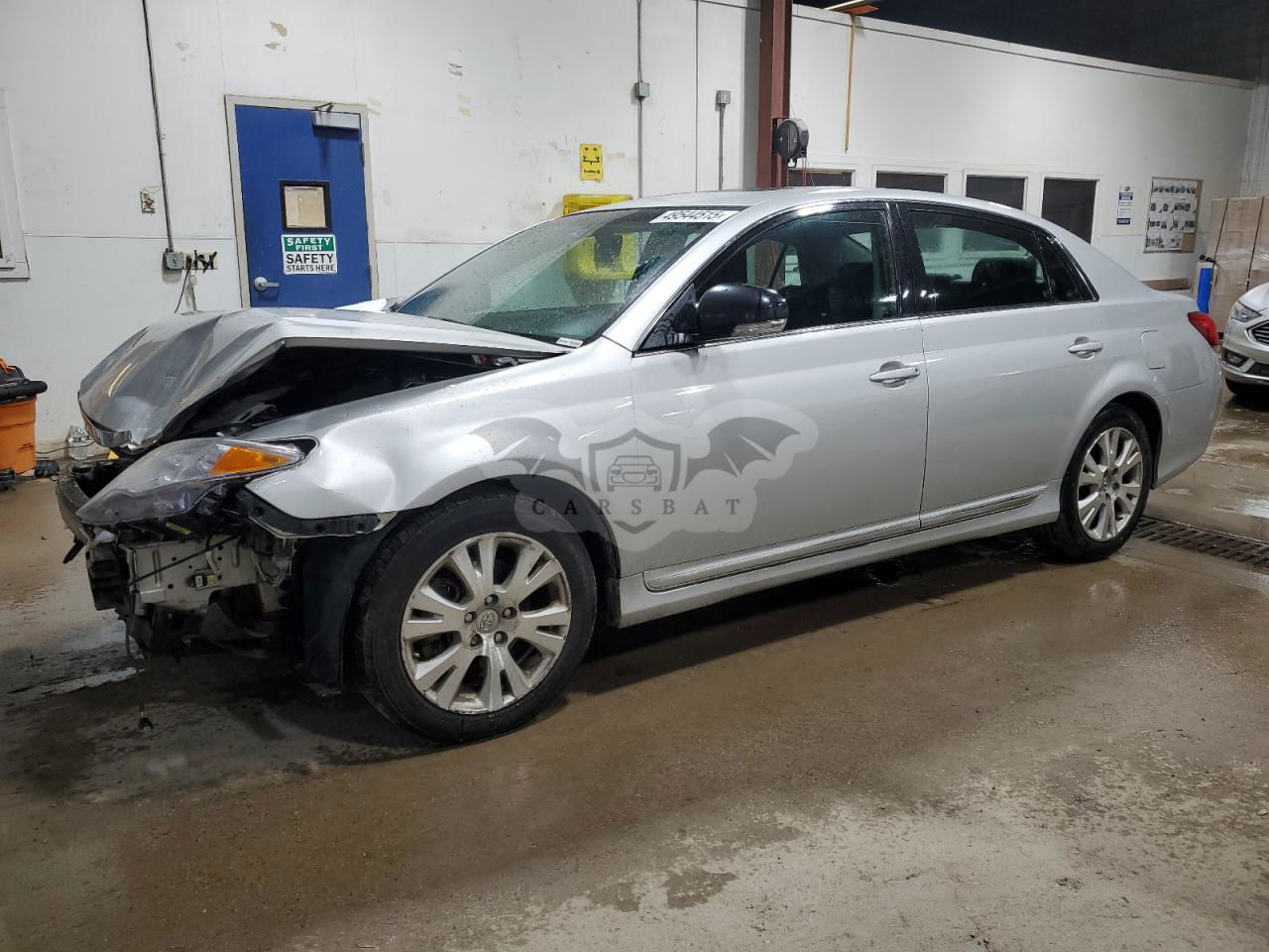 Toyota Avalon BASE 3.5L  6 2012