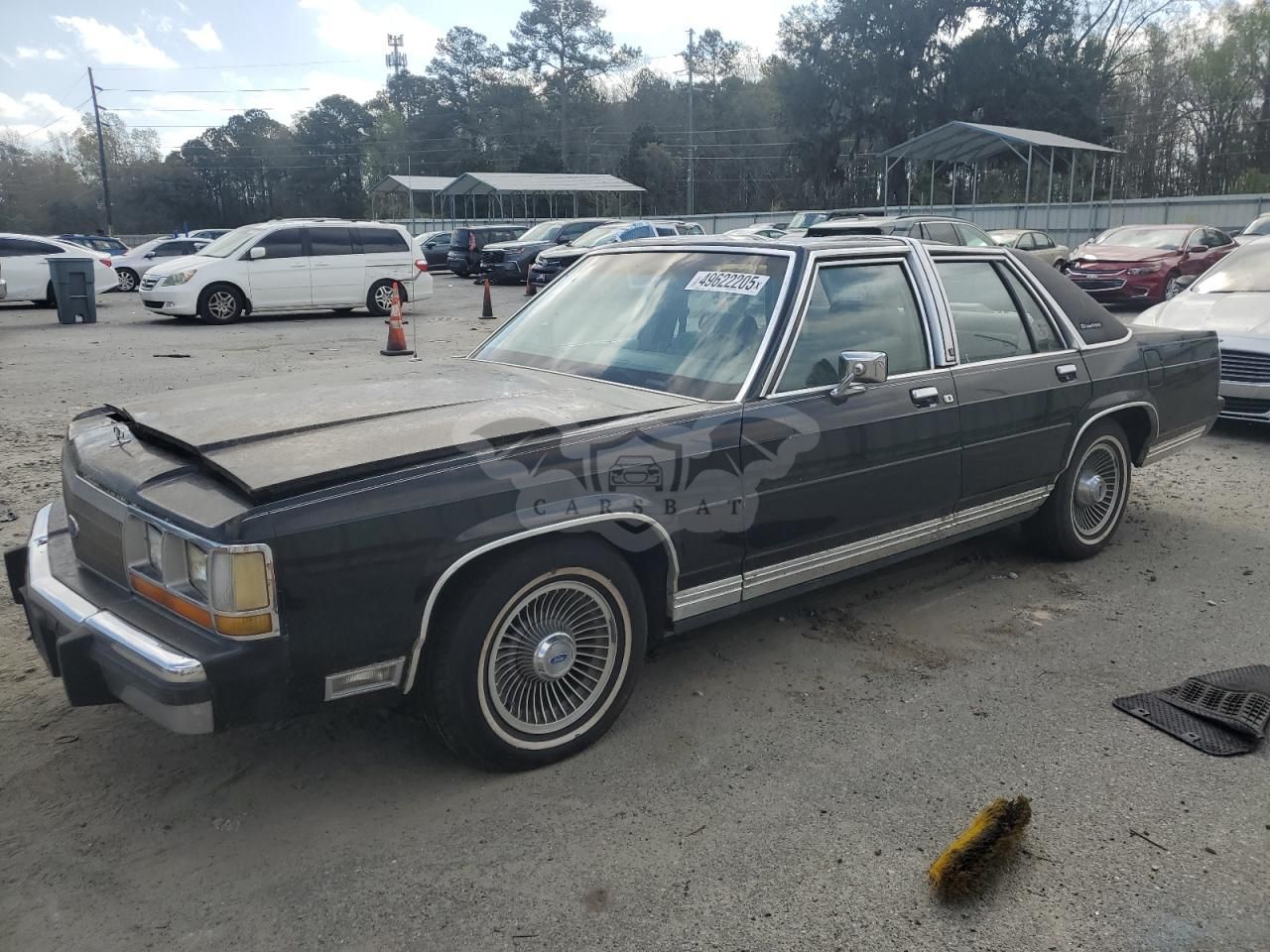 Ford Crown LX 5.0L 8 1990