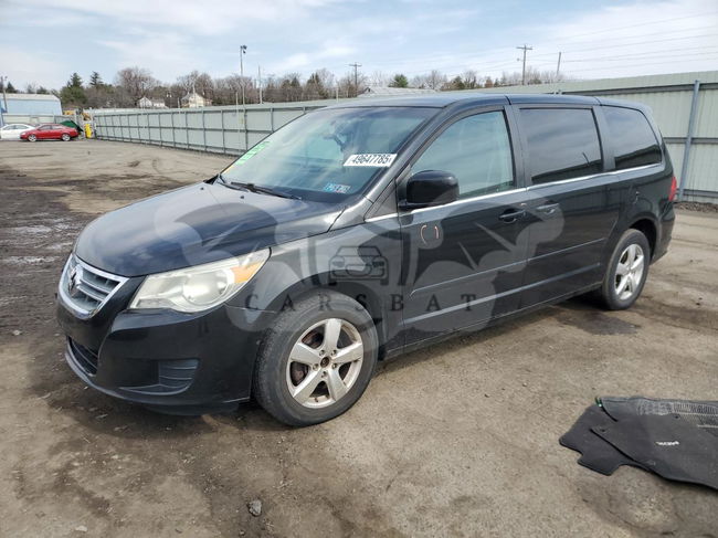 Volkswagen Routan SE 3.8L  6 2010