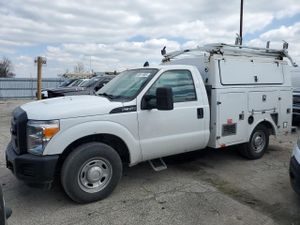 Ford F-350 SUPER DUTY 6.2L 8 2013