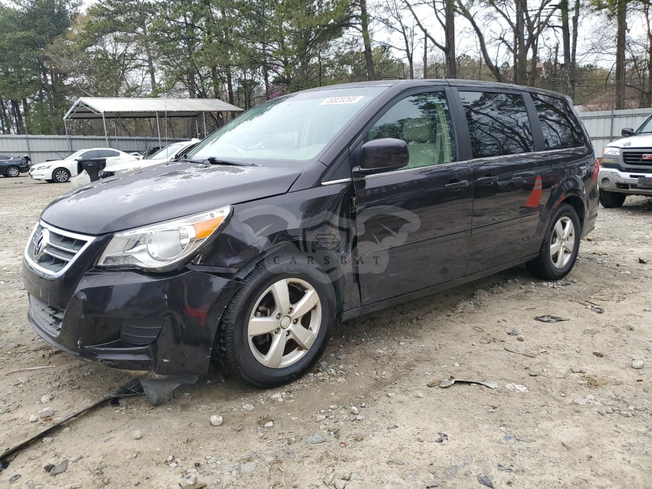 Volkswagen Routan SE 3.8L  6 2010