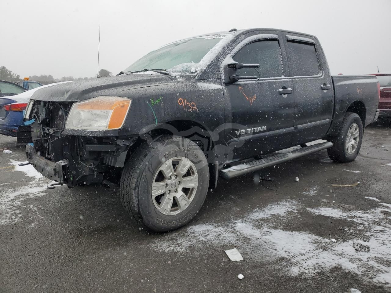 Nissan Titan S 5.6L 8 2014