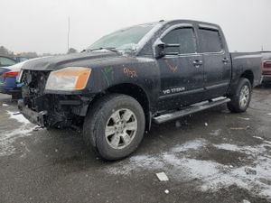 Nissan Titan S 5.6L 8 2014