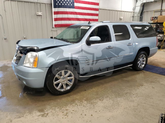 GMC Yukon DENALI 6.2L  8 2011