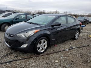 Hyundai Elantra GLS 1.8L 4 2013