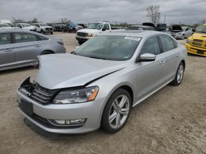 Volkswagen Passat SEL 2 L 4 2015