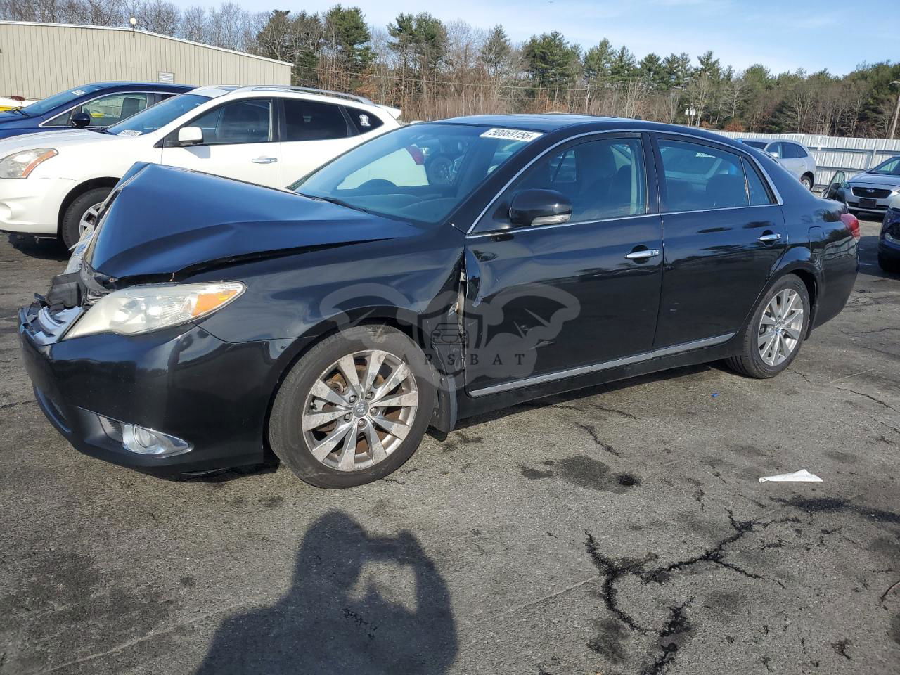Toyota Avalon BASE 3.5L  6 2011