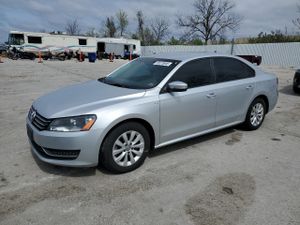 Volkswagen Passat S 1.8L 4 2014
