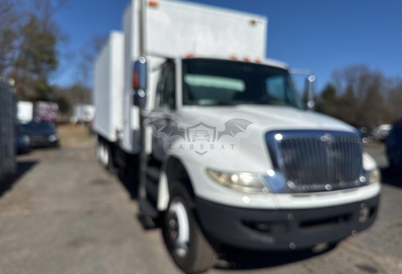 International DuraStar / 4000 4400 7.6L 6 2010