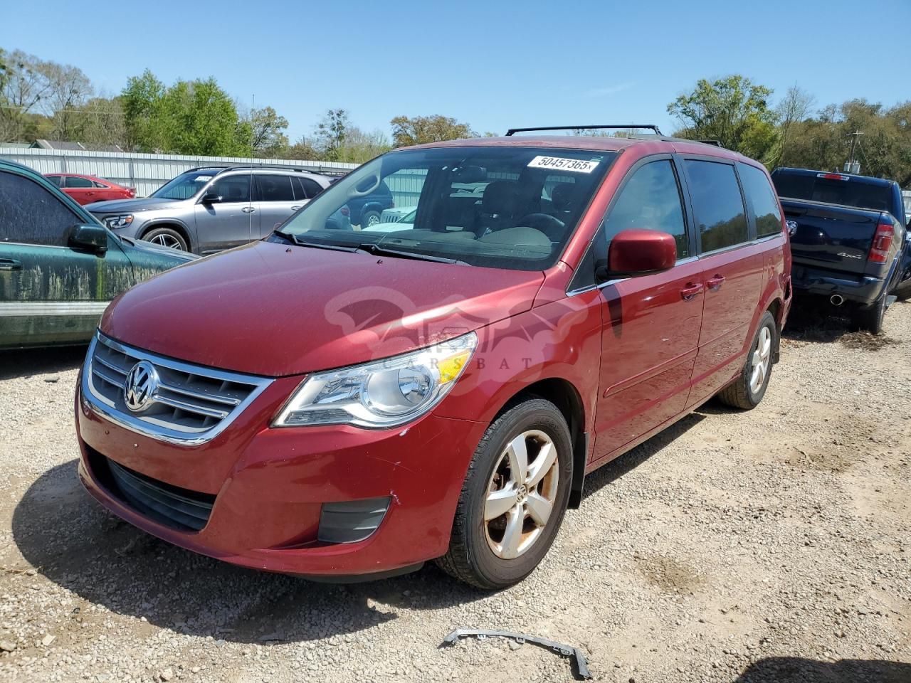 Volkswagen Routan SE 2011