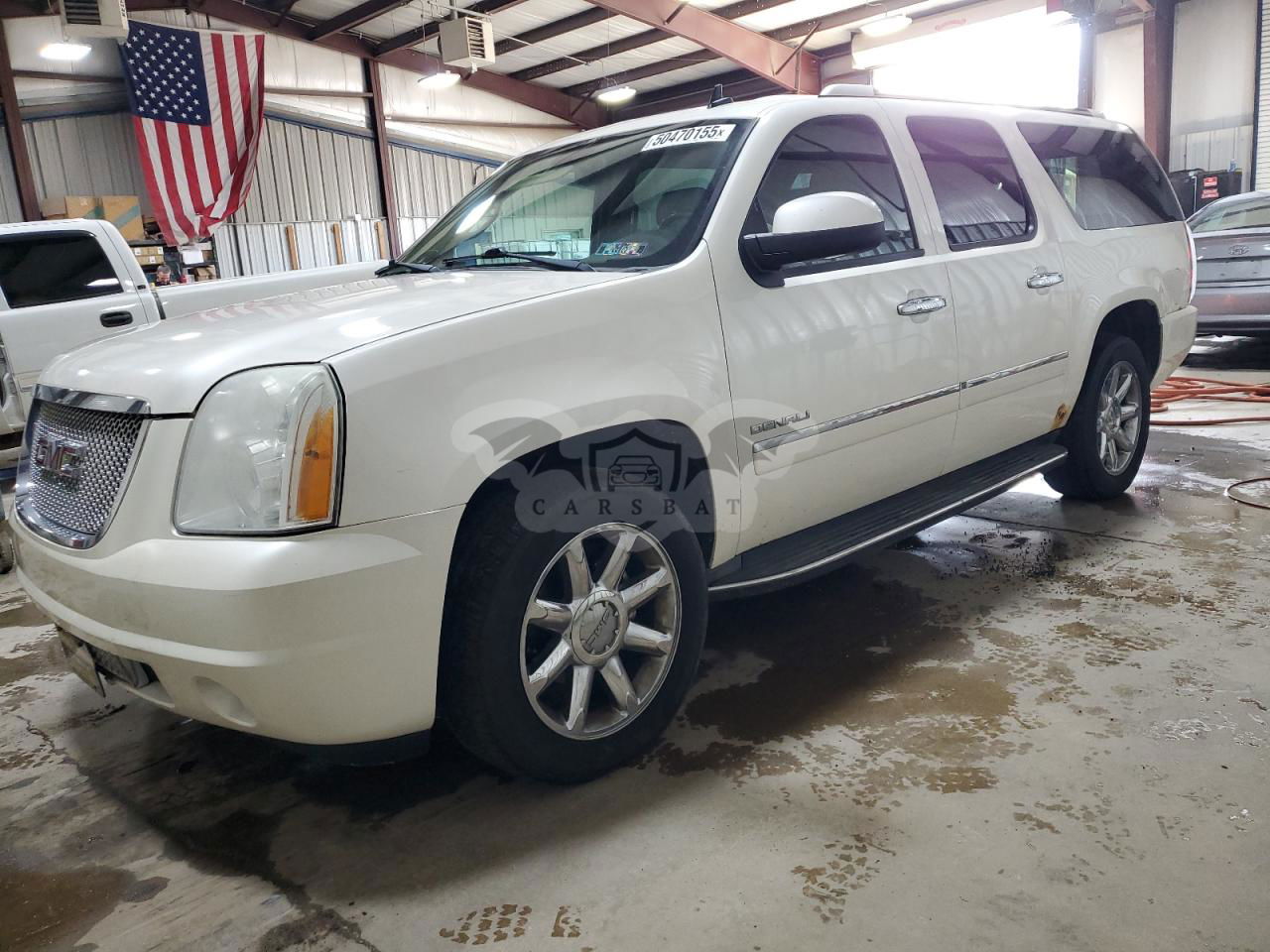 GMC Yukon DENALI 6.2L  8 2010