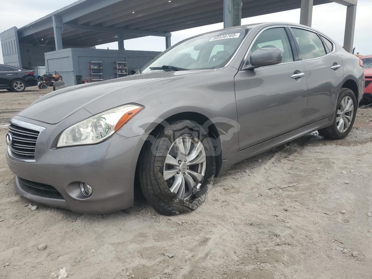 Infiniti M56 X 5.6L 8 2011