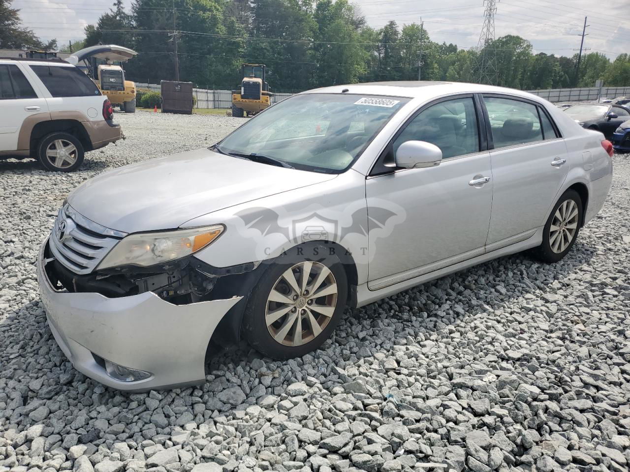 Toyota Avalon BASE 3.5L  6 2011
