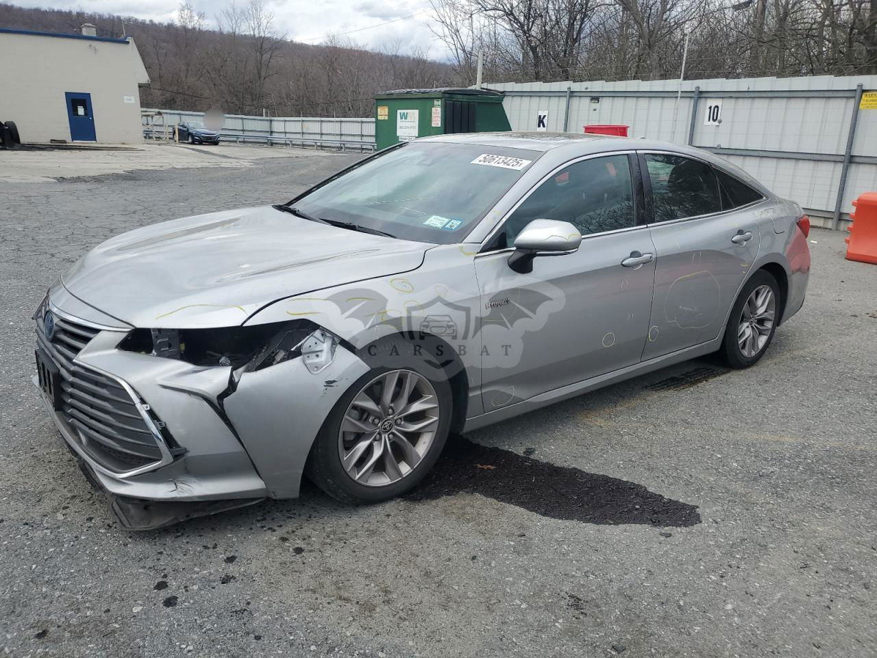 Toyota Avalon XLE 2.5L  4 2020