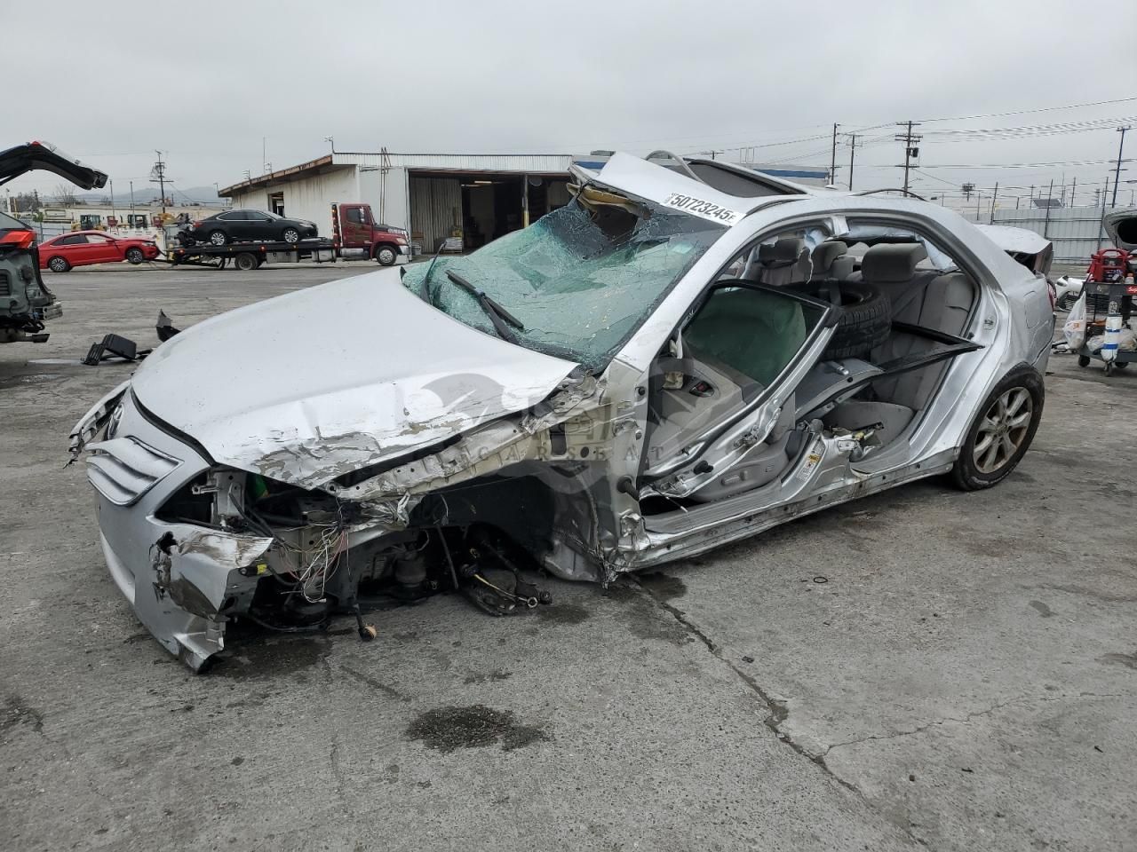 Toyota Camry BASE 2.5L 4 2011
