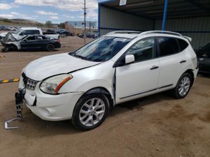 Nissan Rogue S 2.5L 4 2013