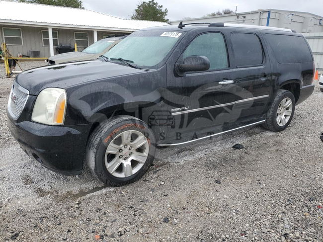 GMC Yukon DENALI 6.2L  8 2011
