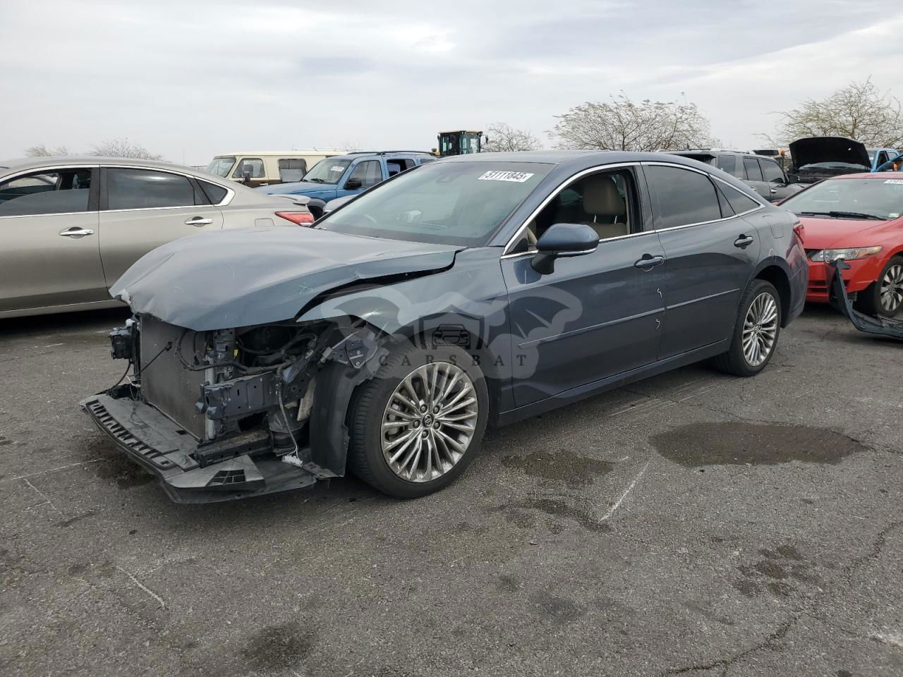 Toyota Avalon XLE 3.5L  6 2019