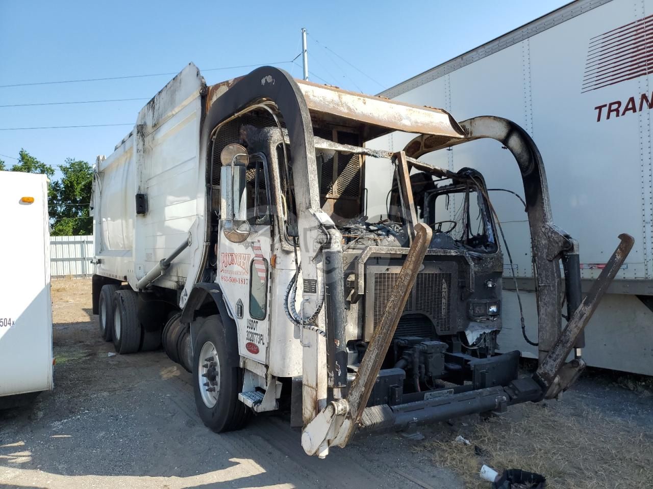 Peterbilt 320/325 10.8L 6 2010