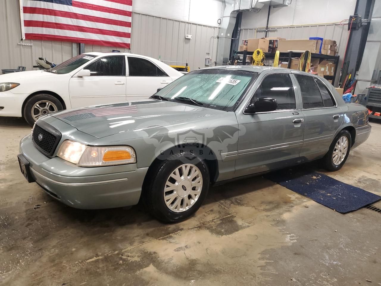 Ford Crown LX 4.6L 8 2005