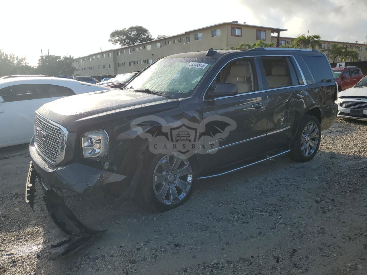 GMC Yukon DENALI 6.2L  8 2016