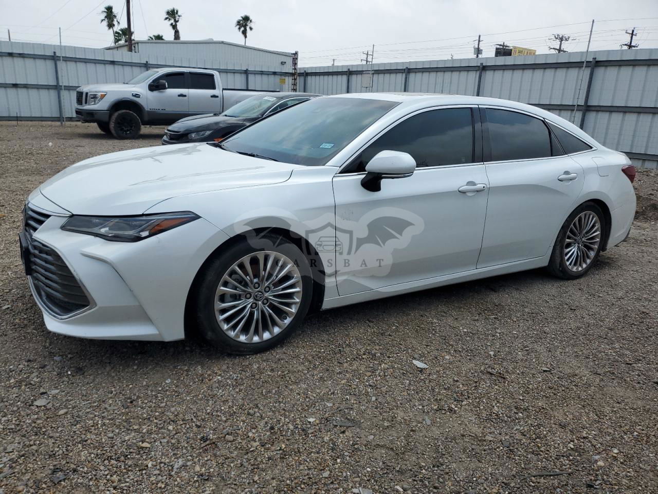 Toyota Avalon XLE 3.5L  6 2019