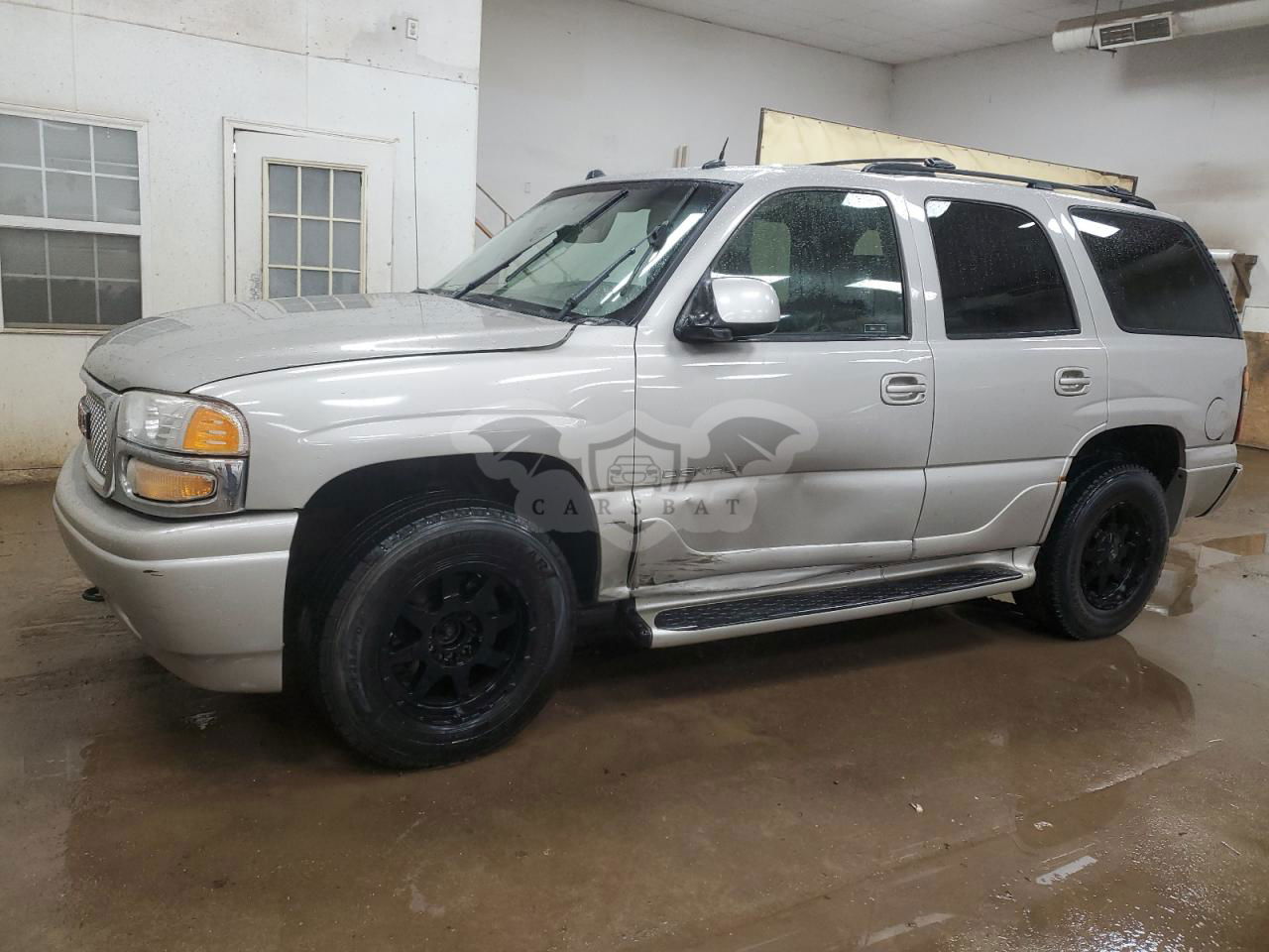 GMC Yukon DENALI 6.0L  8 2005