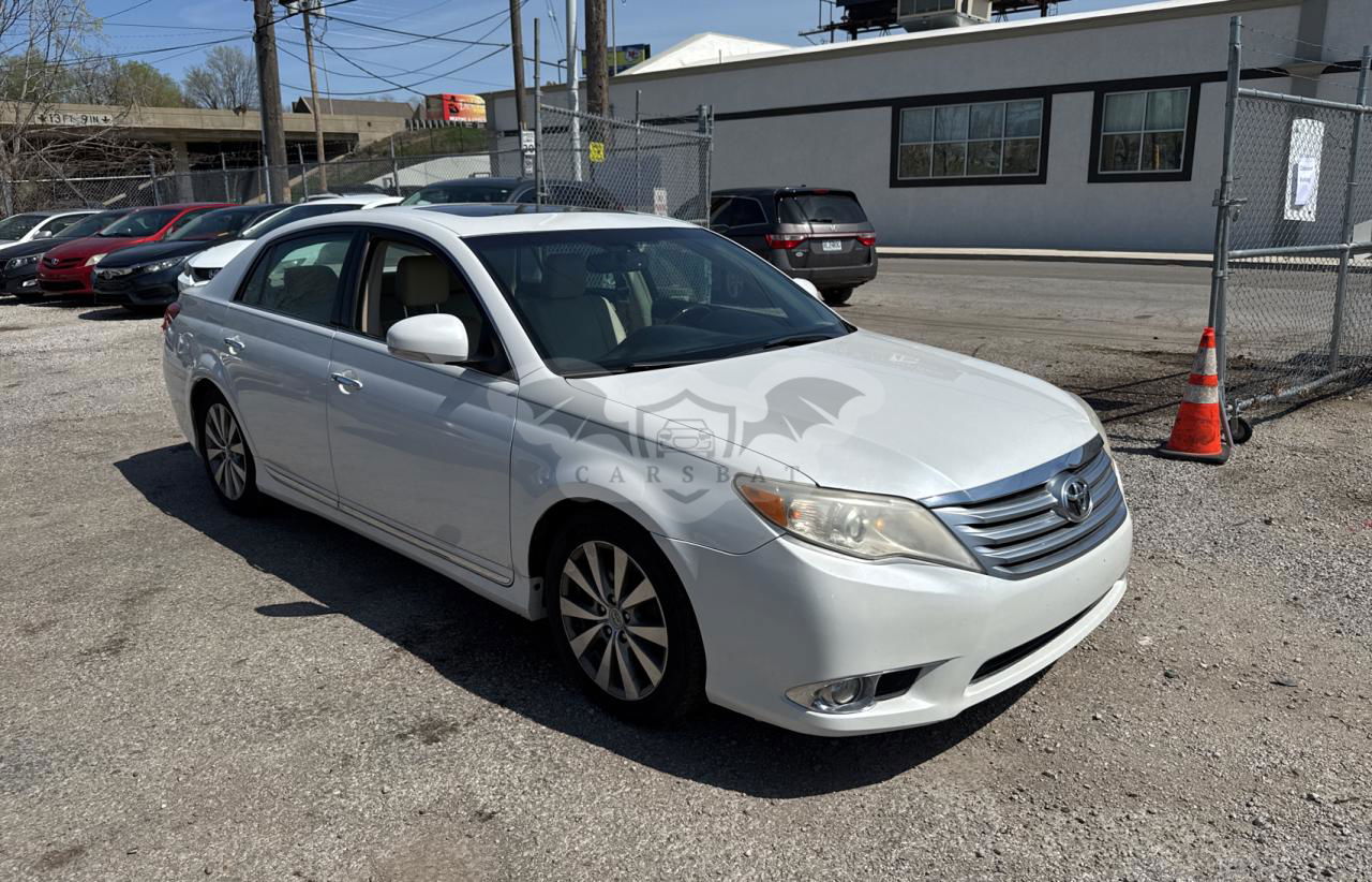 Toyota Avalon BASE 3.5L  6 2012