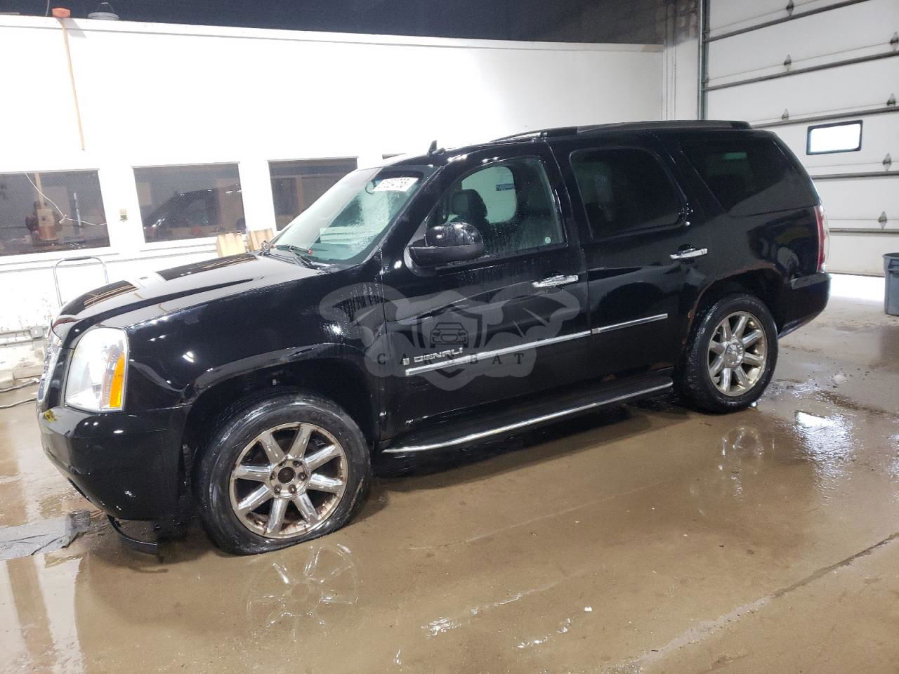 GMC Yukon DENALI 6.2L  8 2009