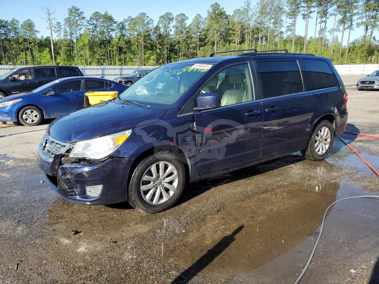 Volkswagen Routan SE 3.6L  6 2012