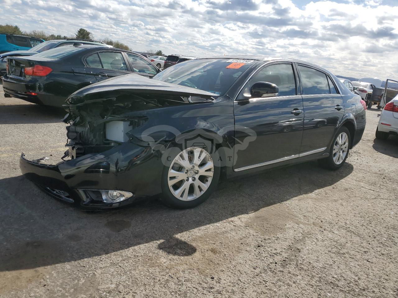Toyota Avalon BASE 3.5L  6 2011